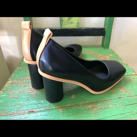 Black & Tan, square-toe cylinder heels. Size 39/9 - Picture 5 of 8